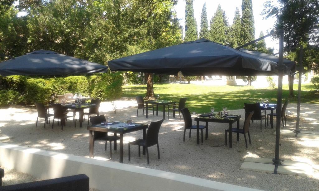 אביניון Hostellerie Les Frenes מראה חיצוני תמונה