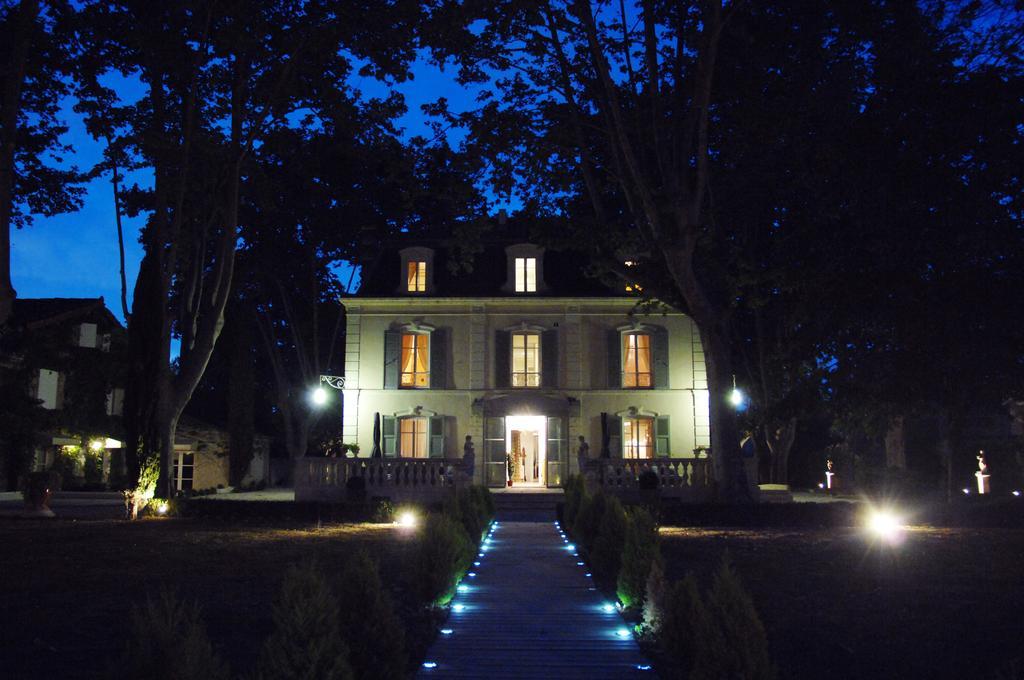 אביניון Hostellerie Les Frenes מראה חיצוני תמונה