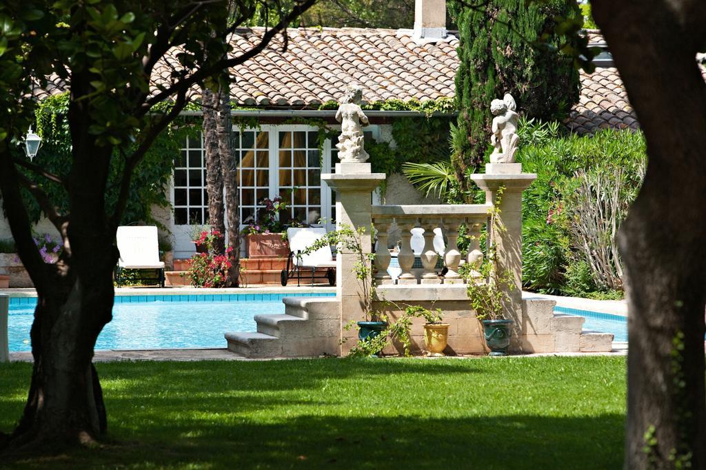 אביניון Hostellerie Les Frenes חדר תמונה