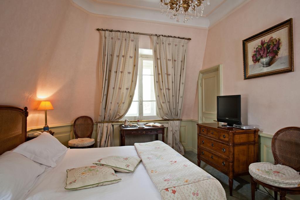 אביניון Hostellerie Les Frenes חדר תמונה